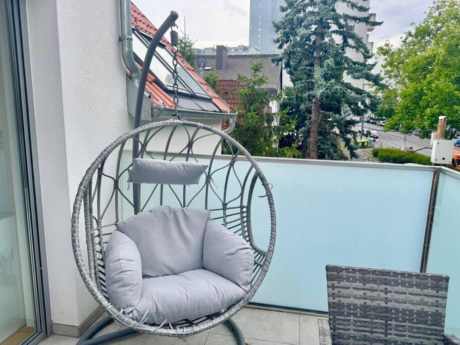 Apartment Rooftop With Balcony & Free Parking *