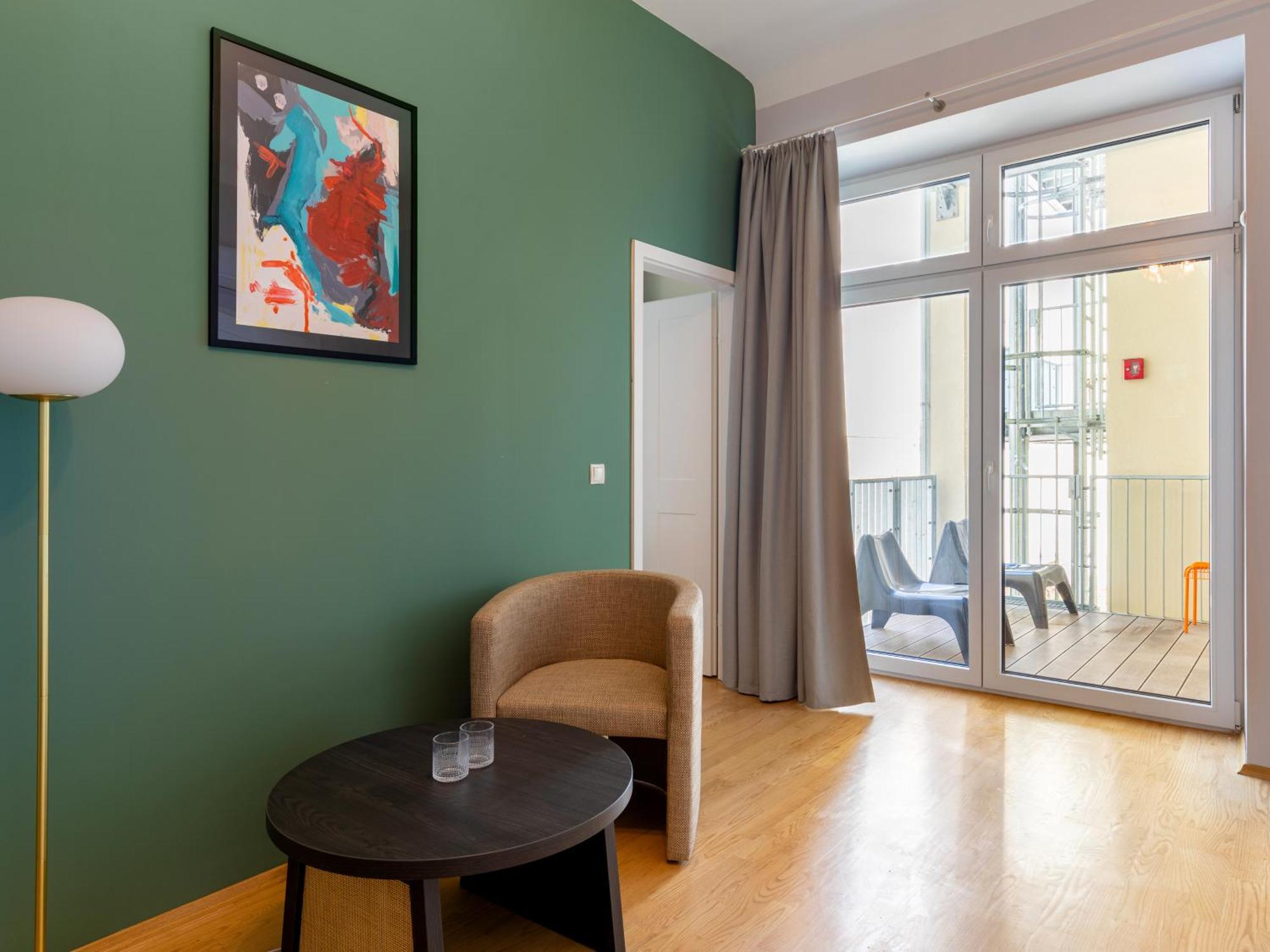 Numa Strauss 3*