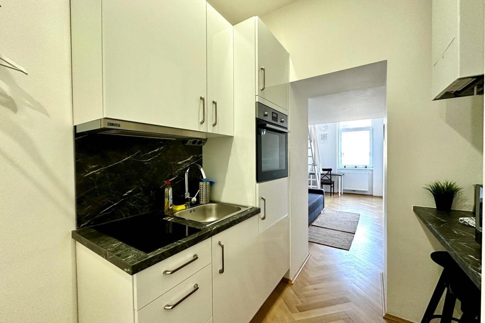 Stylish Central 2 Bedroom *