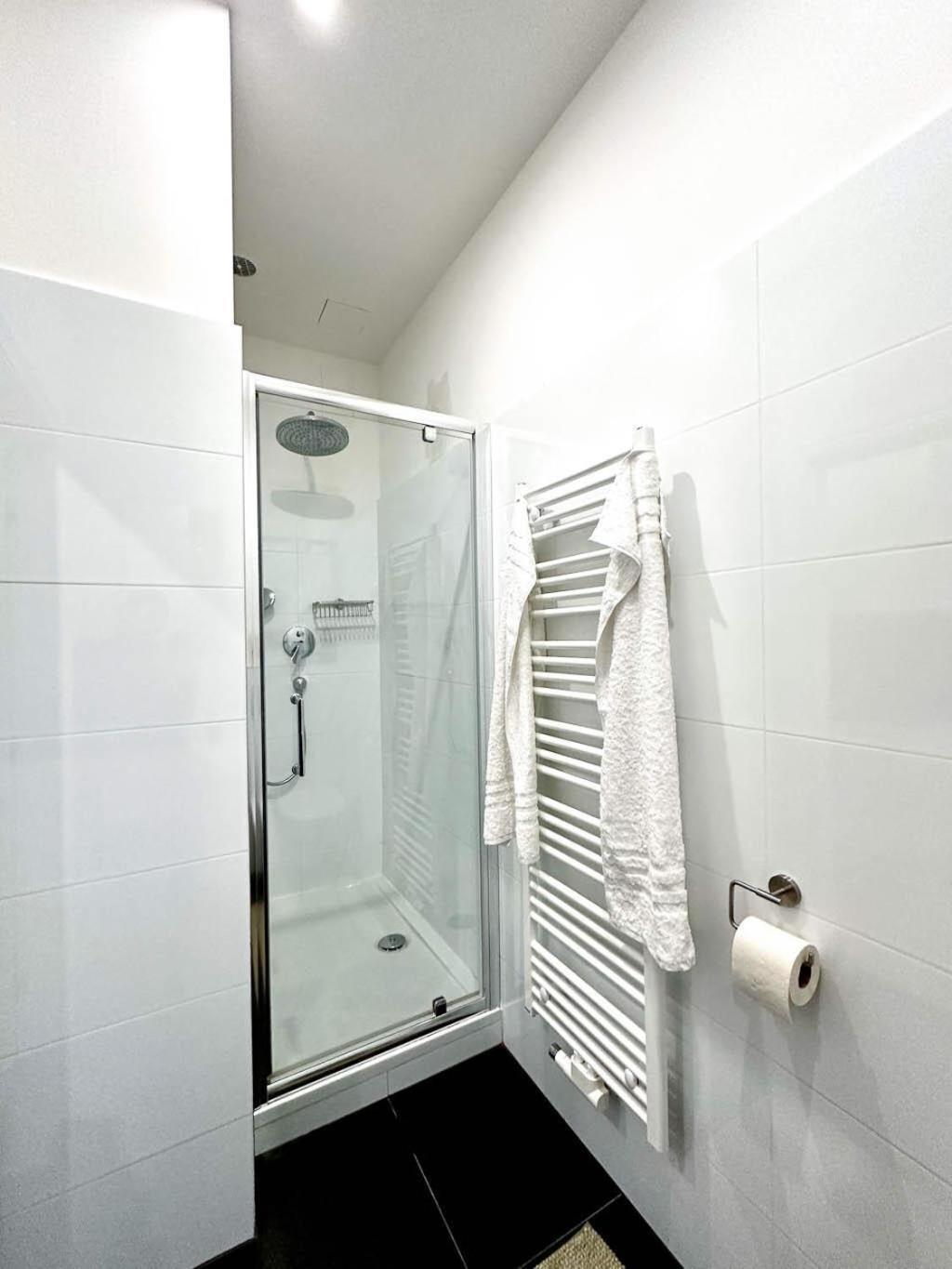 Stylish Central 2 Bedroom Vienna