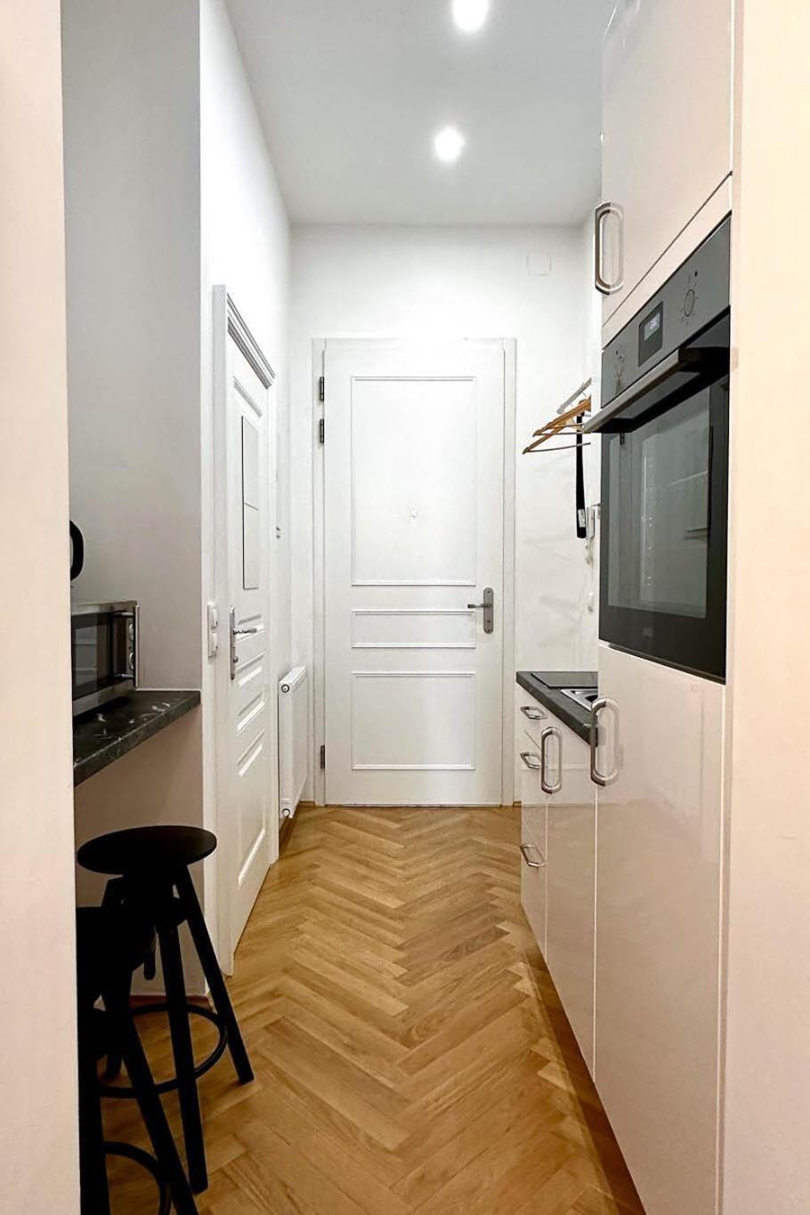 Apartment Stylish Central 2 Bedroom Vienna
