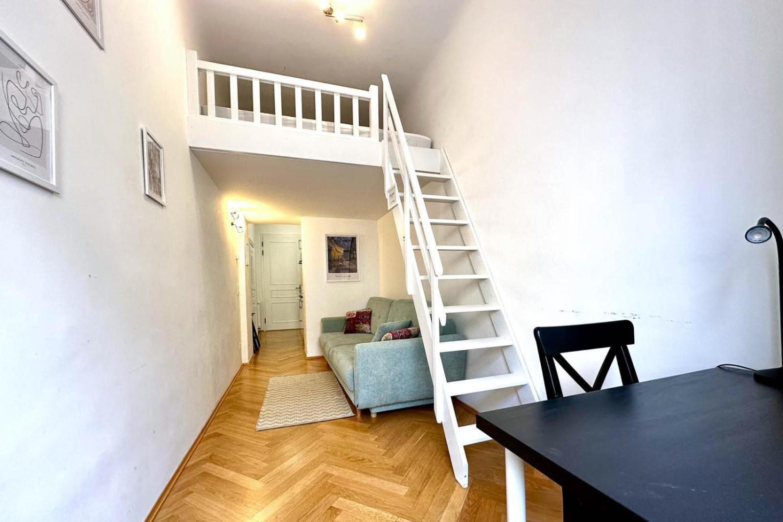 Stylish Central 2 Bedroom Vienna
