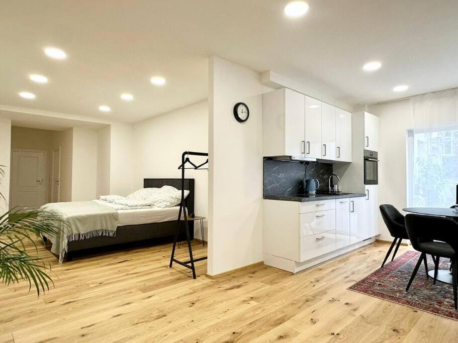 Stylish Central 2 Bedroom