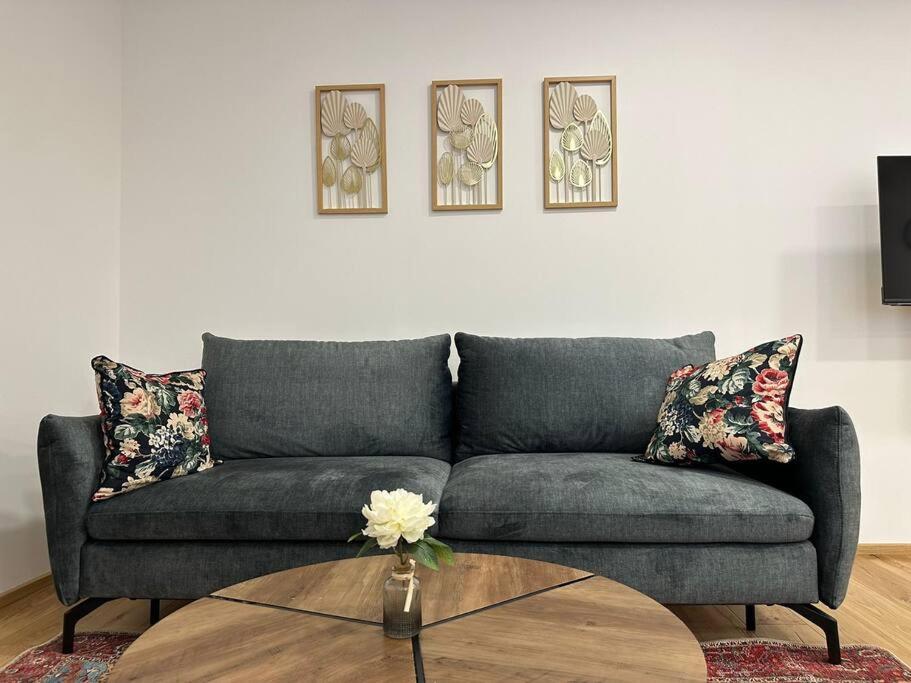 Apartment Stylish Central 2 Bedroom