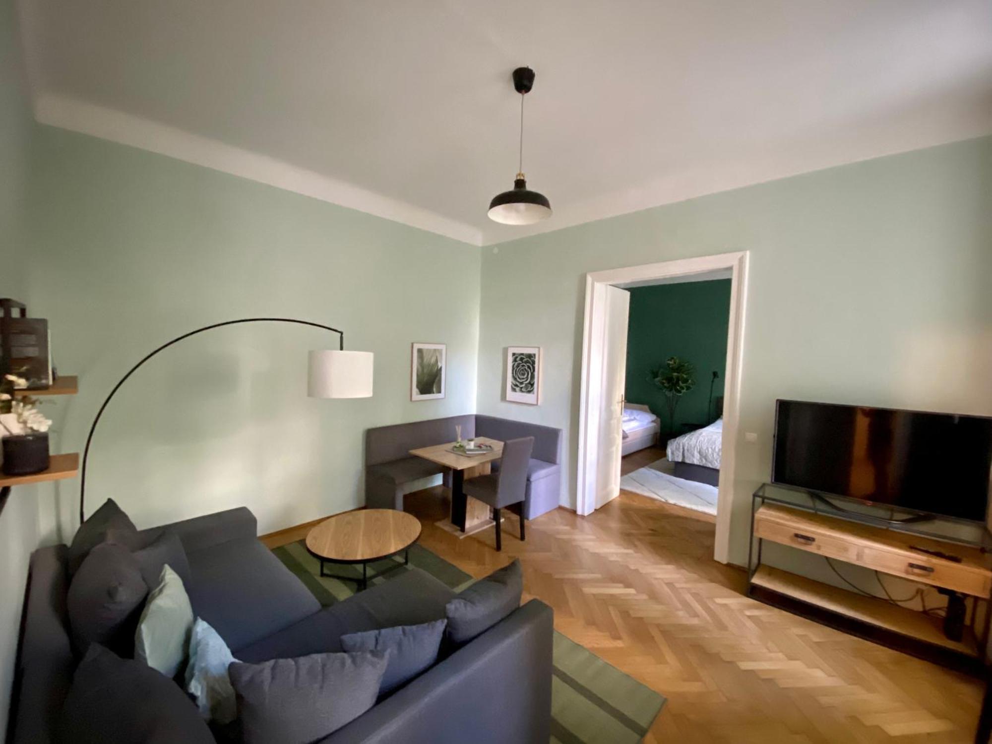 Grosszuegiger Wiener Altbau Gleich Neben Schoenbrunn Apartment