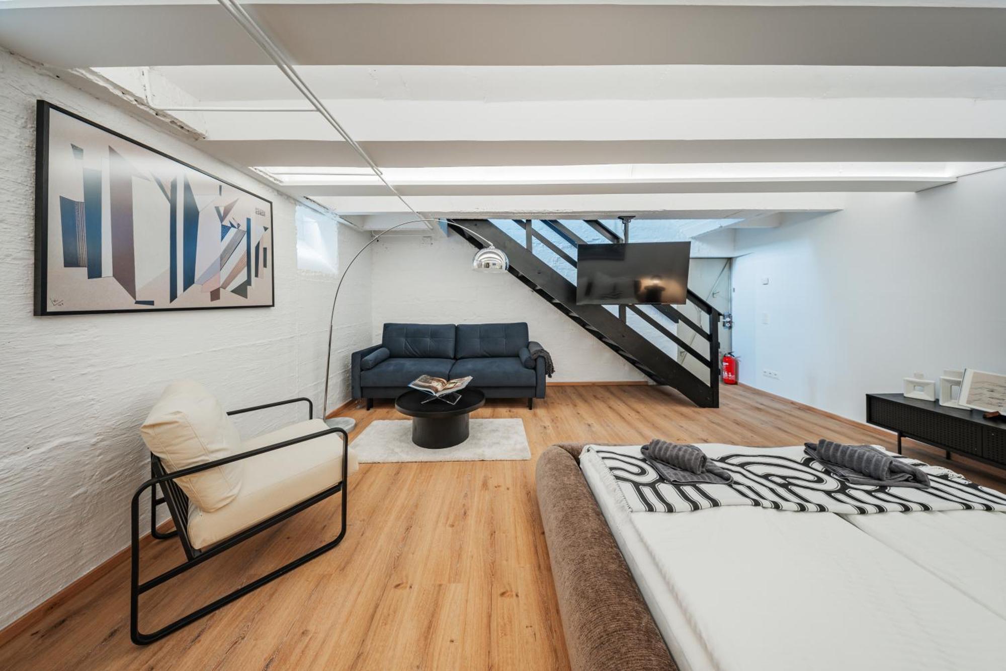 Design Loft Im Souterrain In Top Lage *