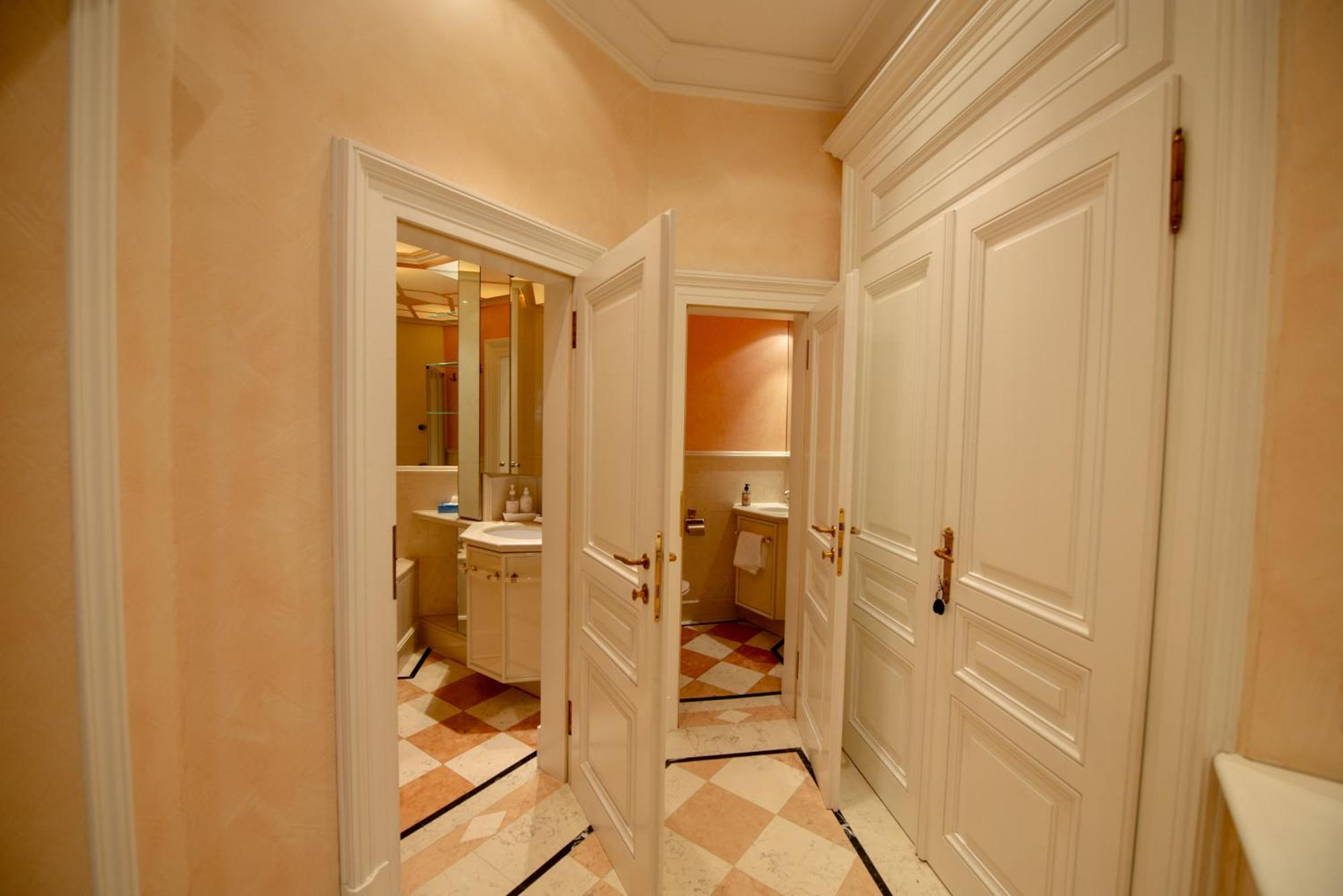 Zum Blauen Karpfen Apartment *