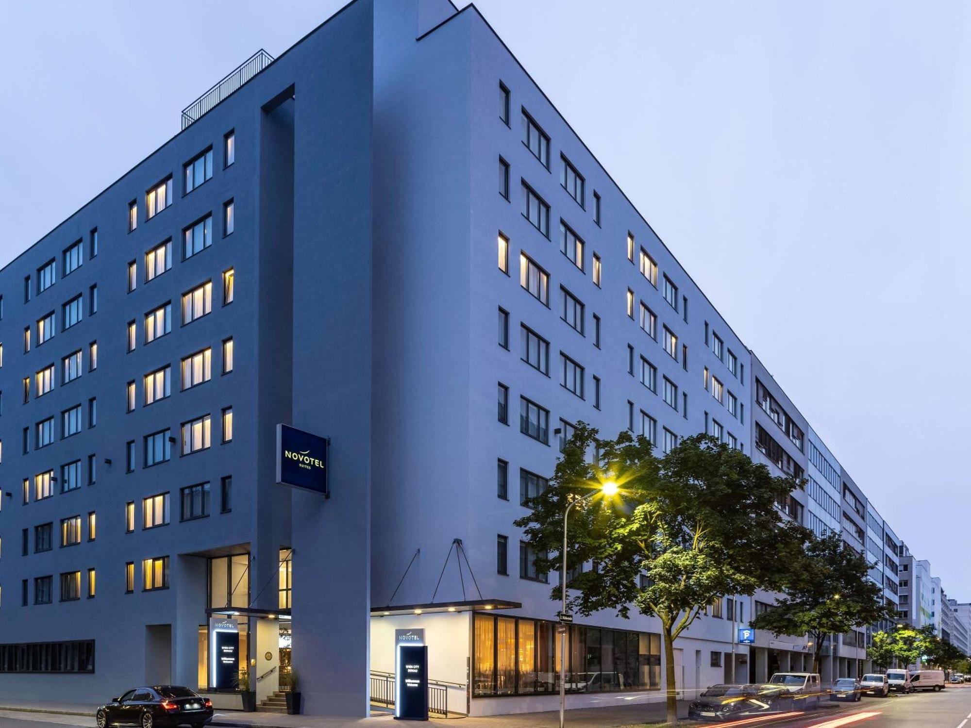 Novotel Donau 4*