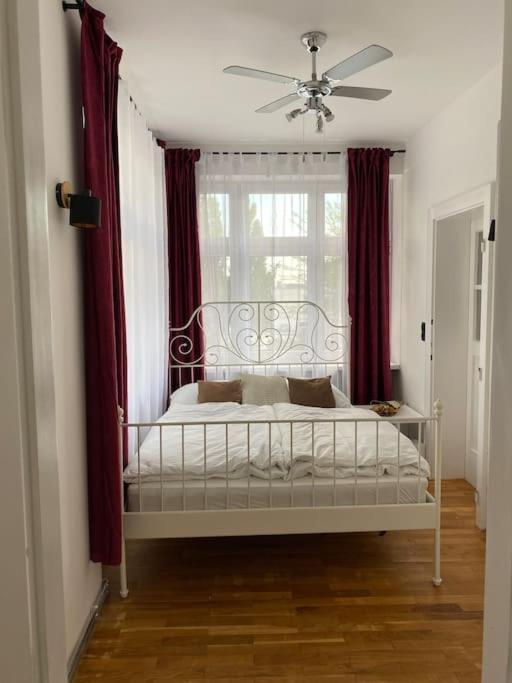 Herrenhaus Hoeniger Flughafen 11min/wienmitte 12min Apartamento *