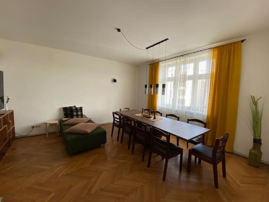 Apartamento Herrenhaus Hoeniger Flughafen 11min/wienmitte 12min Viena