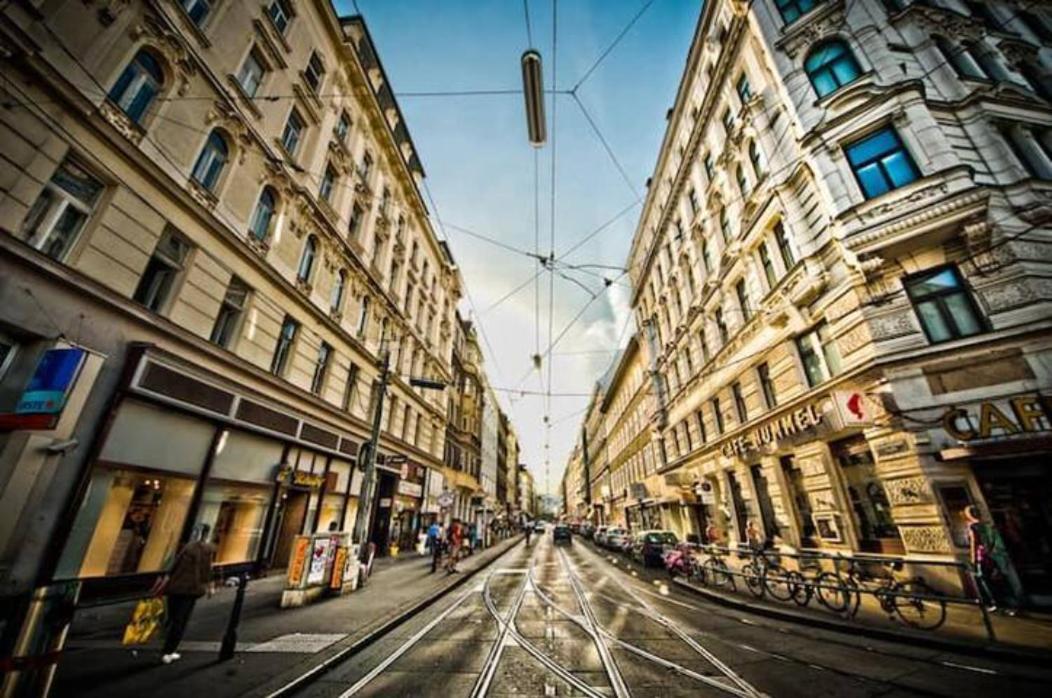 Urban Living Josefstadt - Roadhouse Aparthotel Vienna