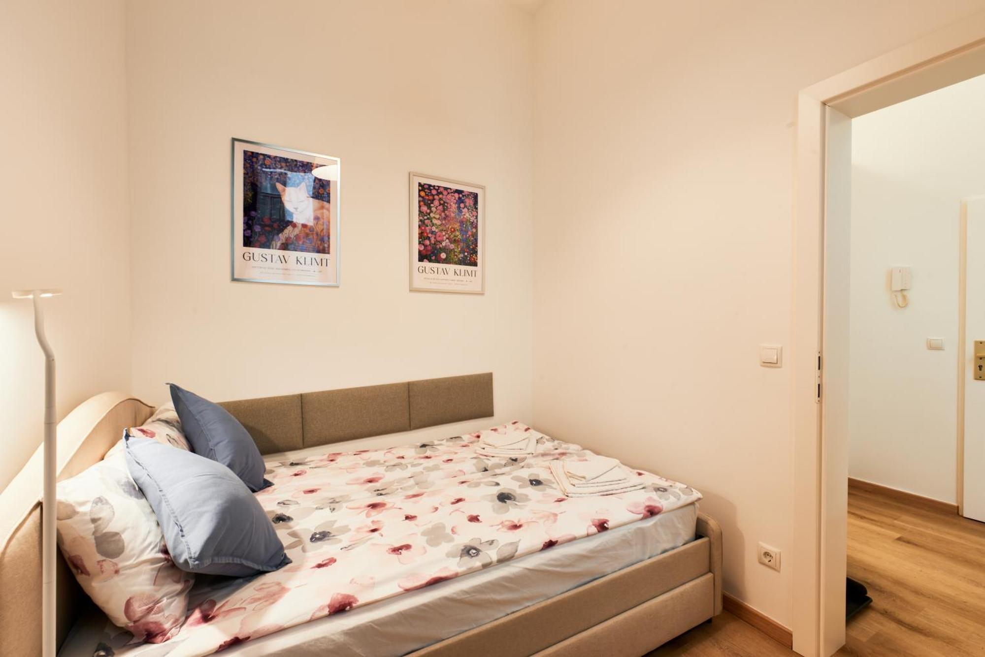 Malixa - In The Heart Of Next To Metro Apartment Vienna