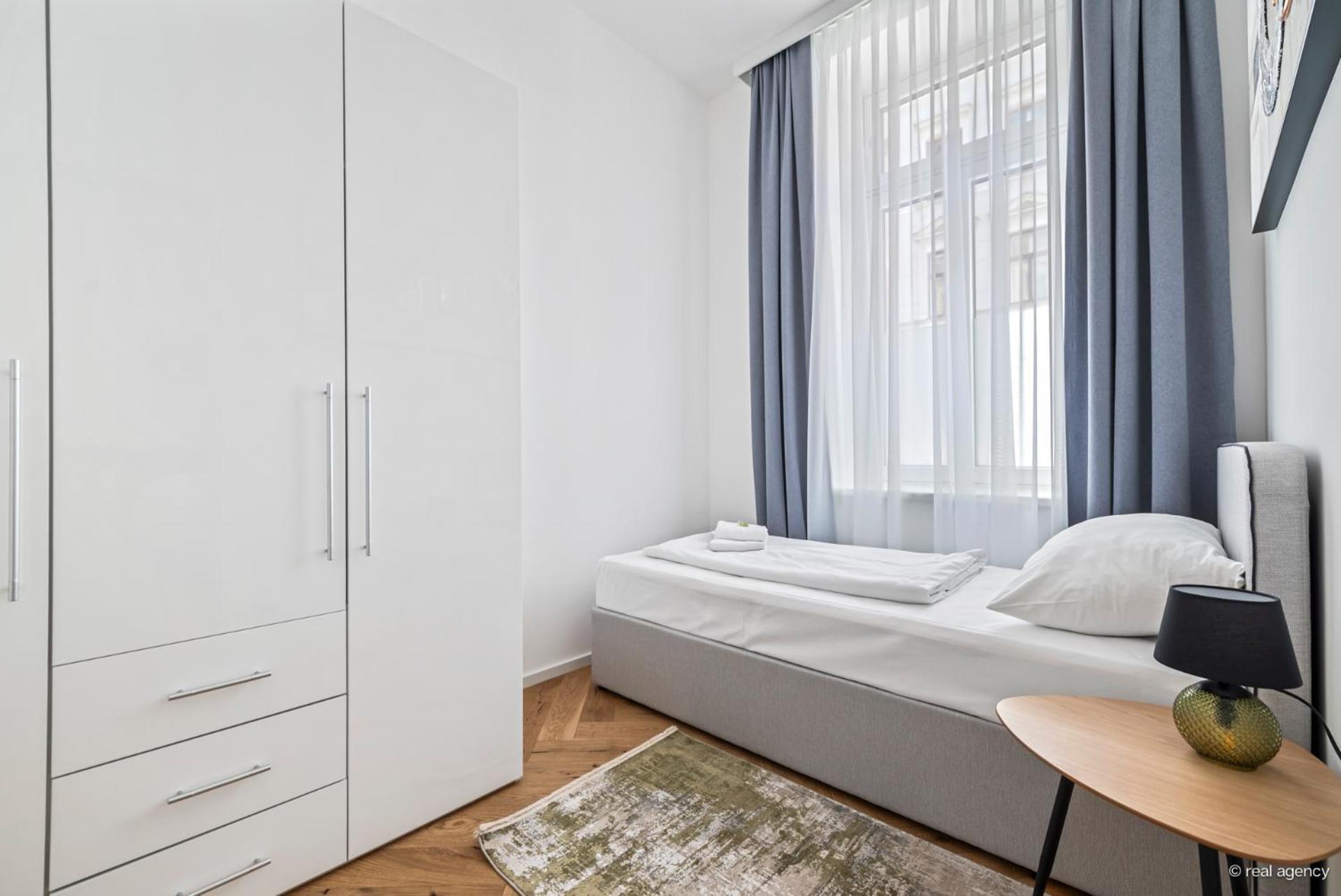 Easy Flat Hernals Apartment
