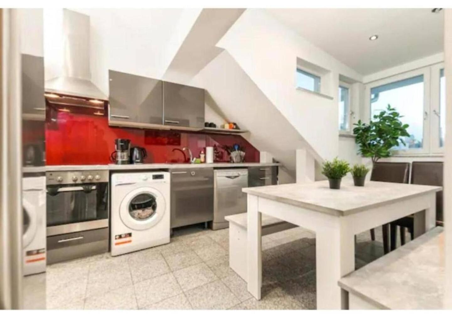 Apartment I 5 Minutes To Metro *