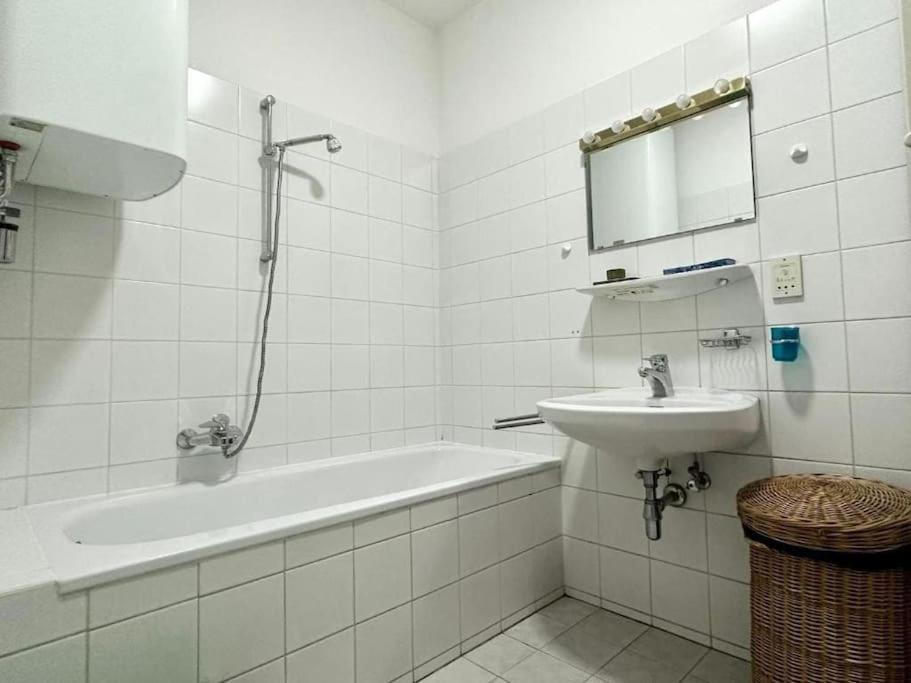 Apartment Next To First District, Traditional *