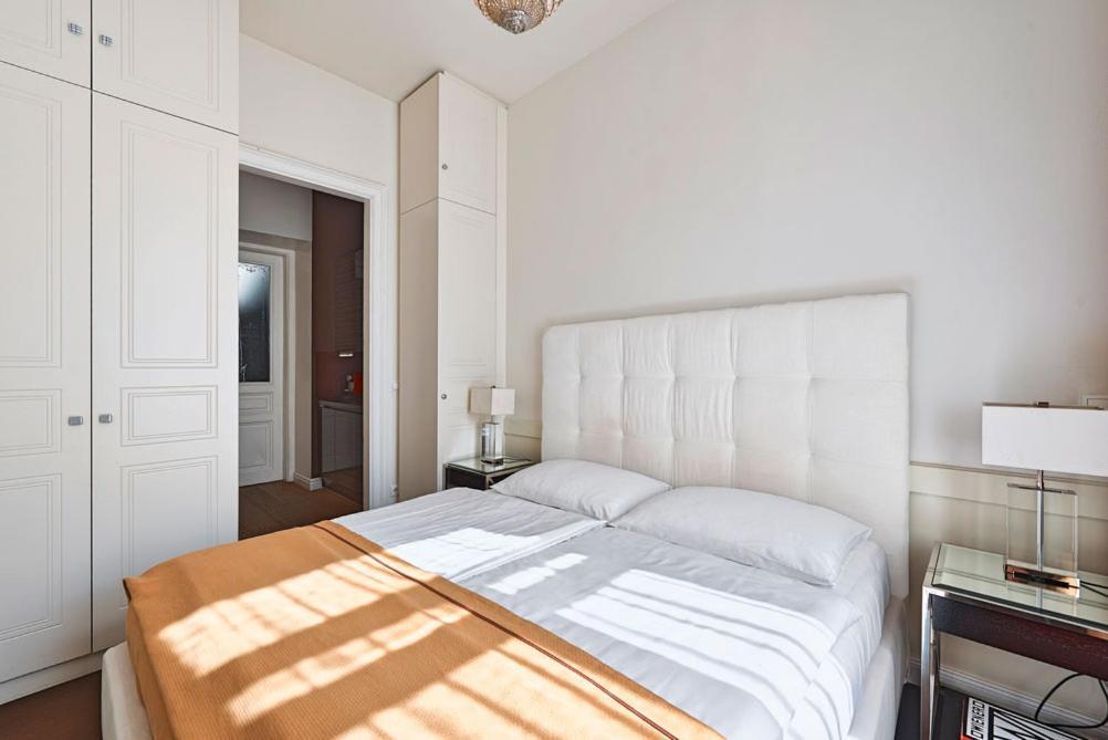 6 * Vienna