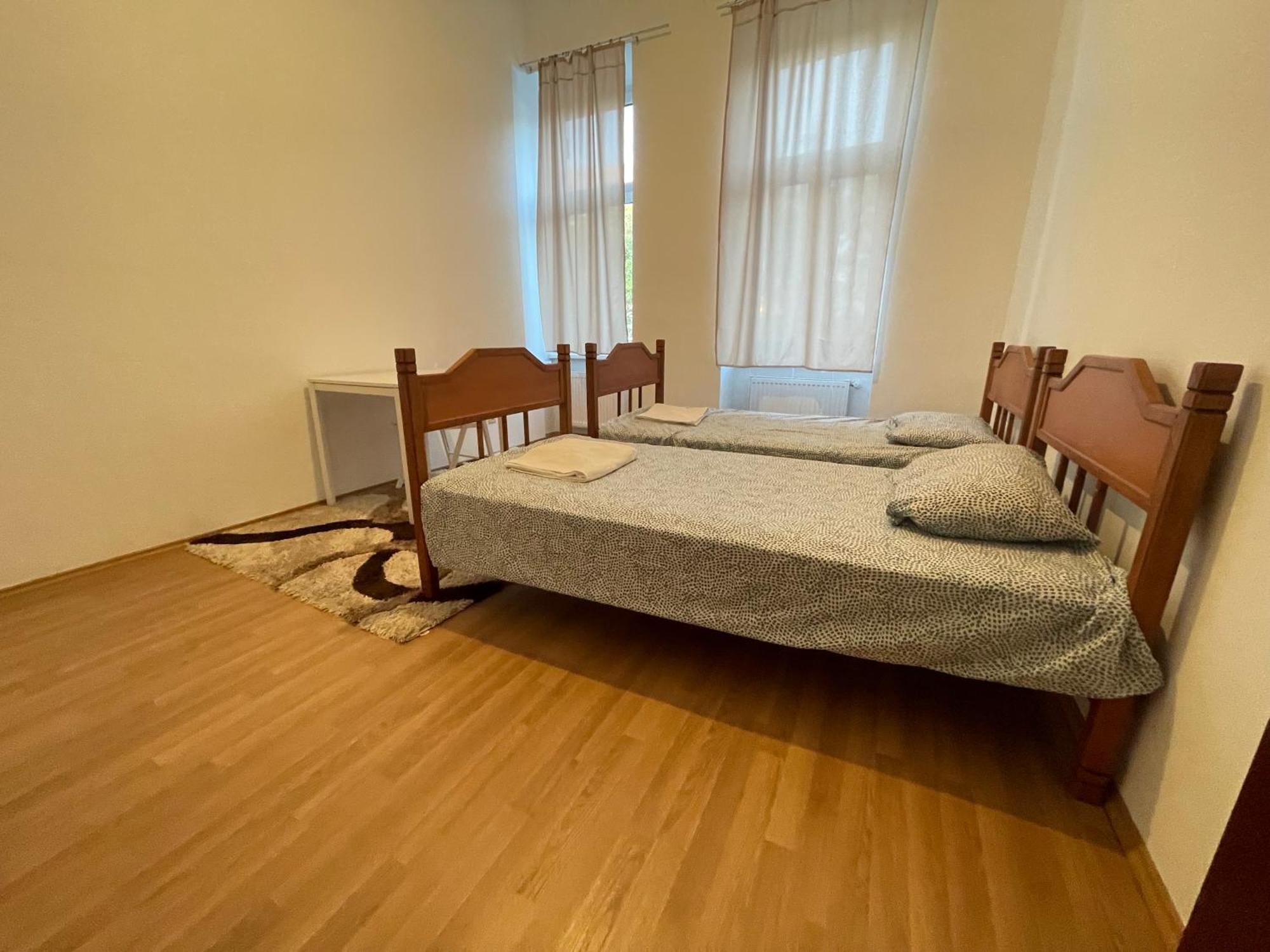 Fuer 4 Personen In 1180 * Wien