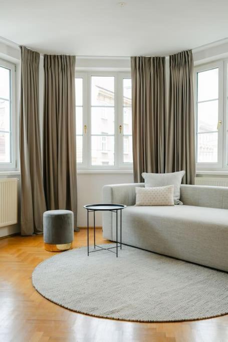 Appartamento Hip Perfect For 4 Or 6, Great District, Metro *