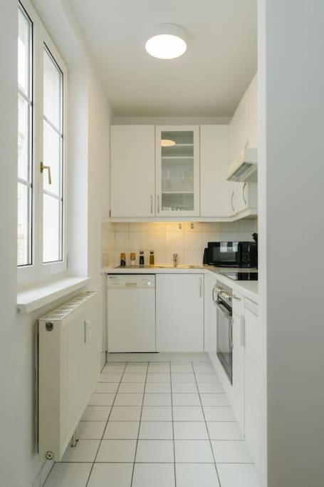 Hip Perfect For 4 Or 6, Great District, Metro Appartamento