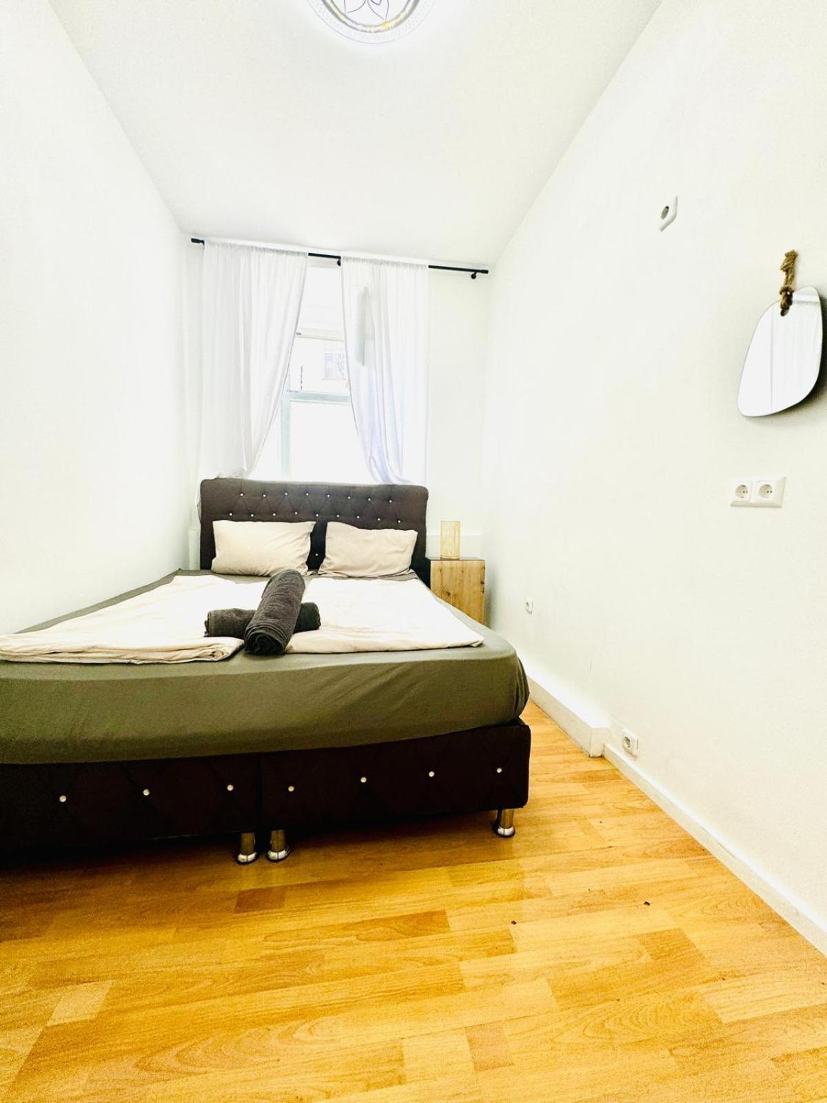 Comfy In A Shared Apt, 8min To Rathausplatz Apartment Vienna