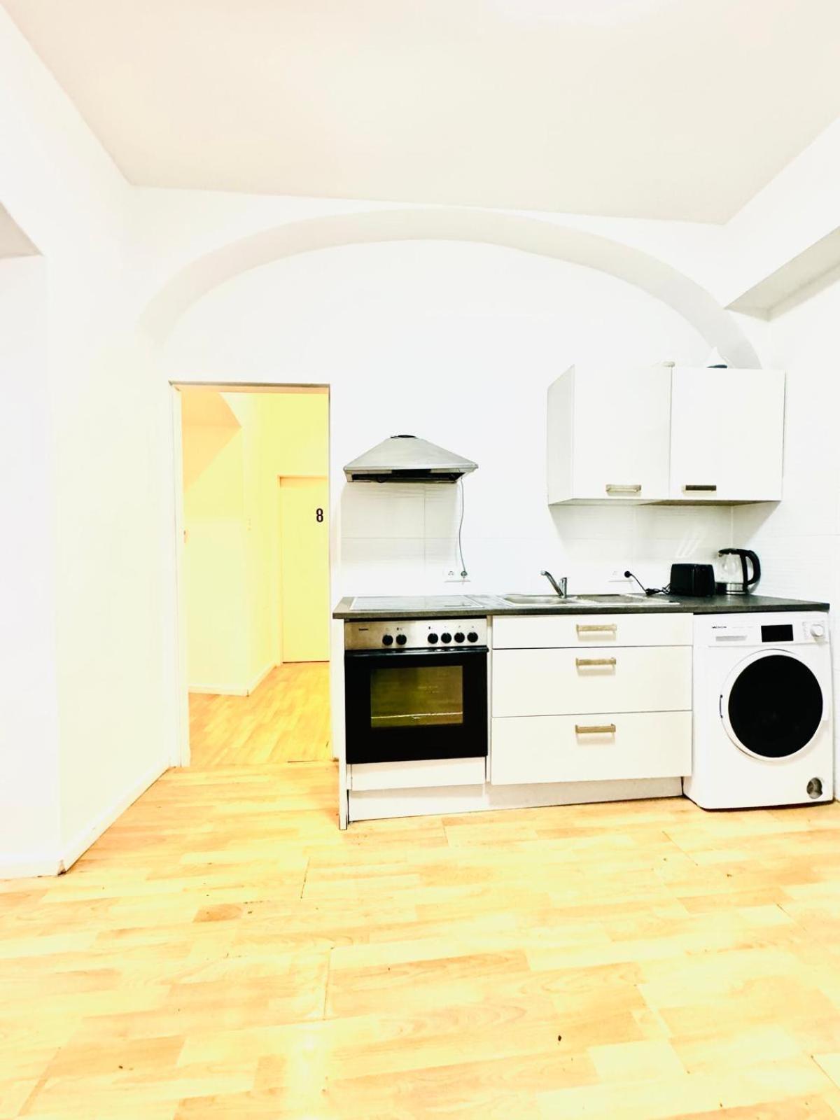 Comfy In A Shared Apt, 8min To Rathausplatz * Vienna