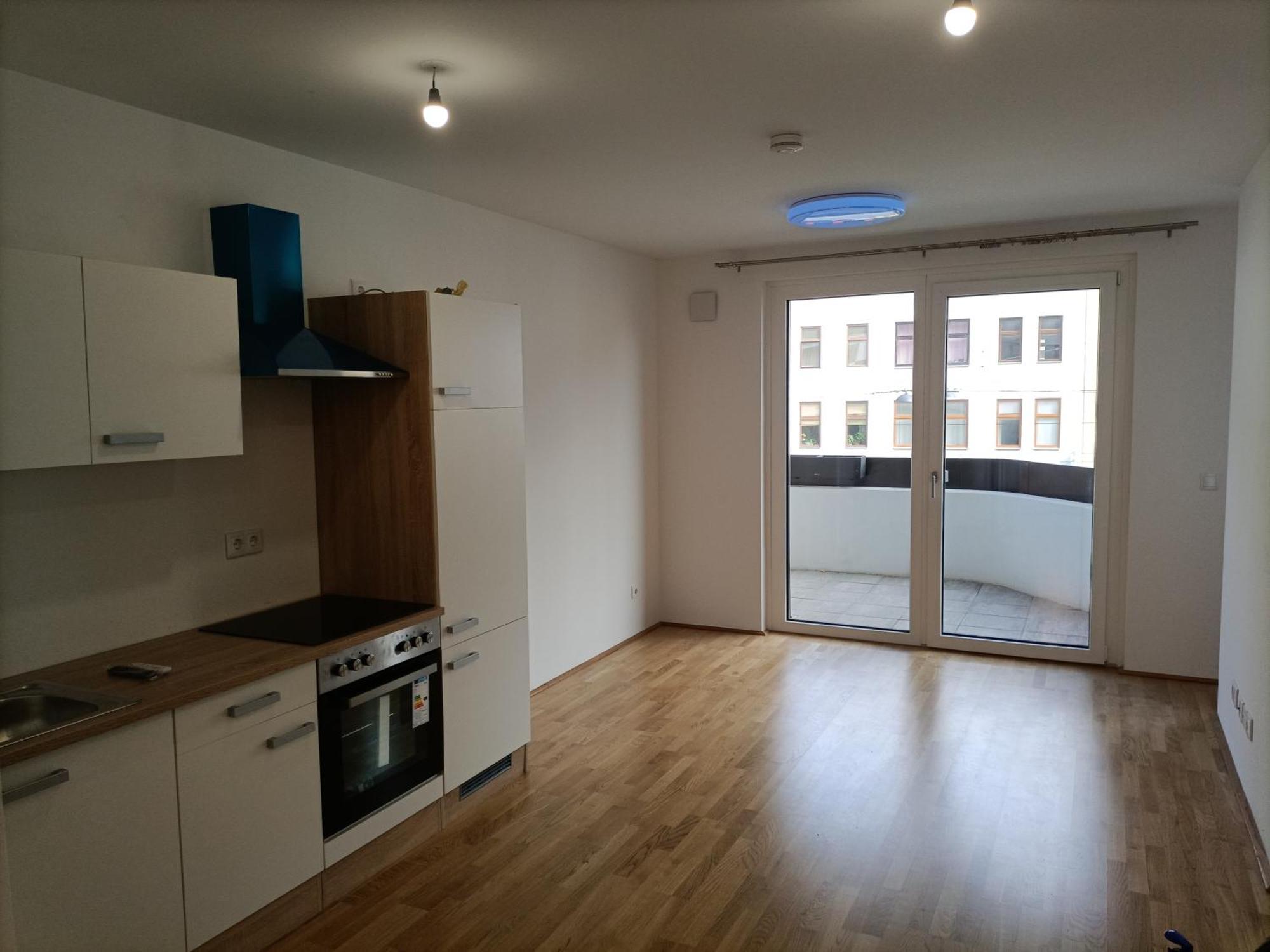 Hauptbahnhof Flat At Train Station *