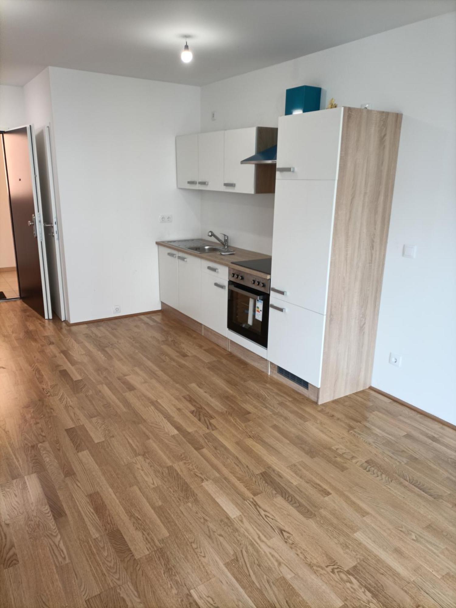 Hauptbahnhof Flat At Train Station *