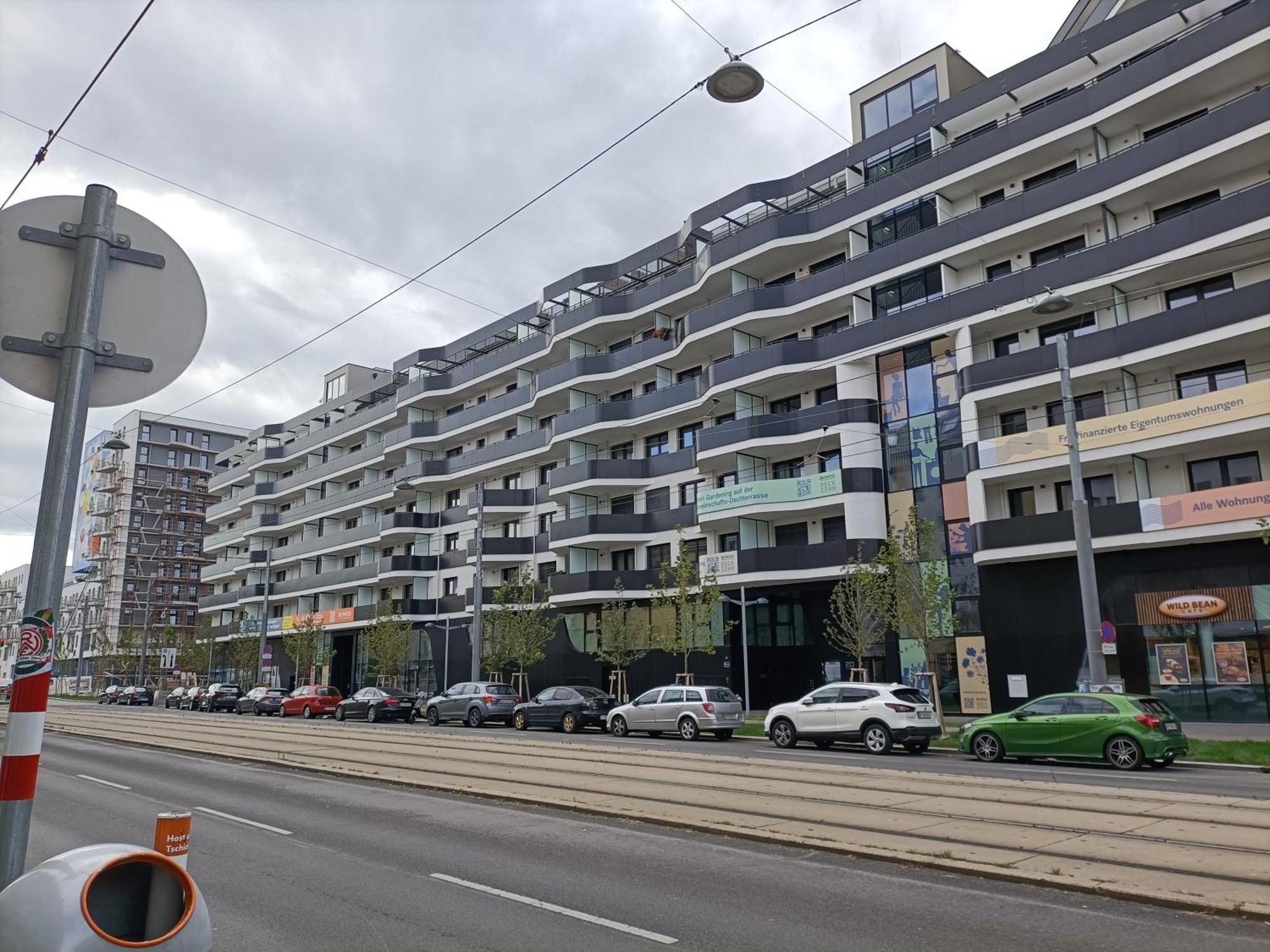 Hauptbahnhof Flat At Train Station