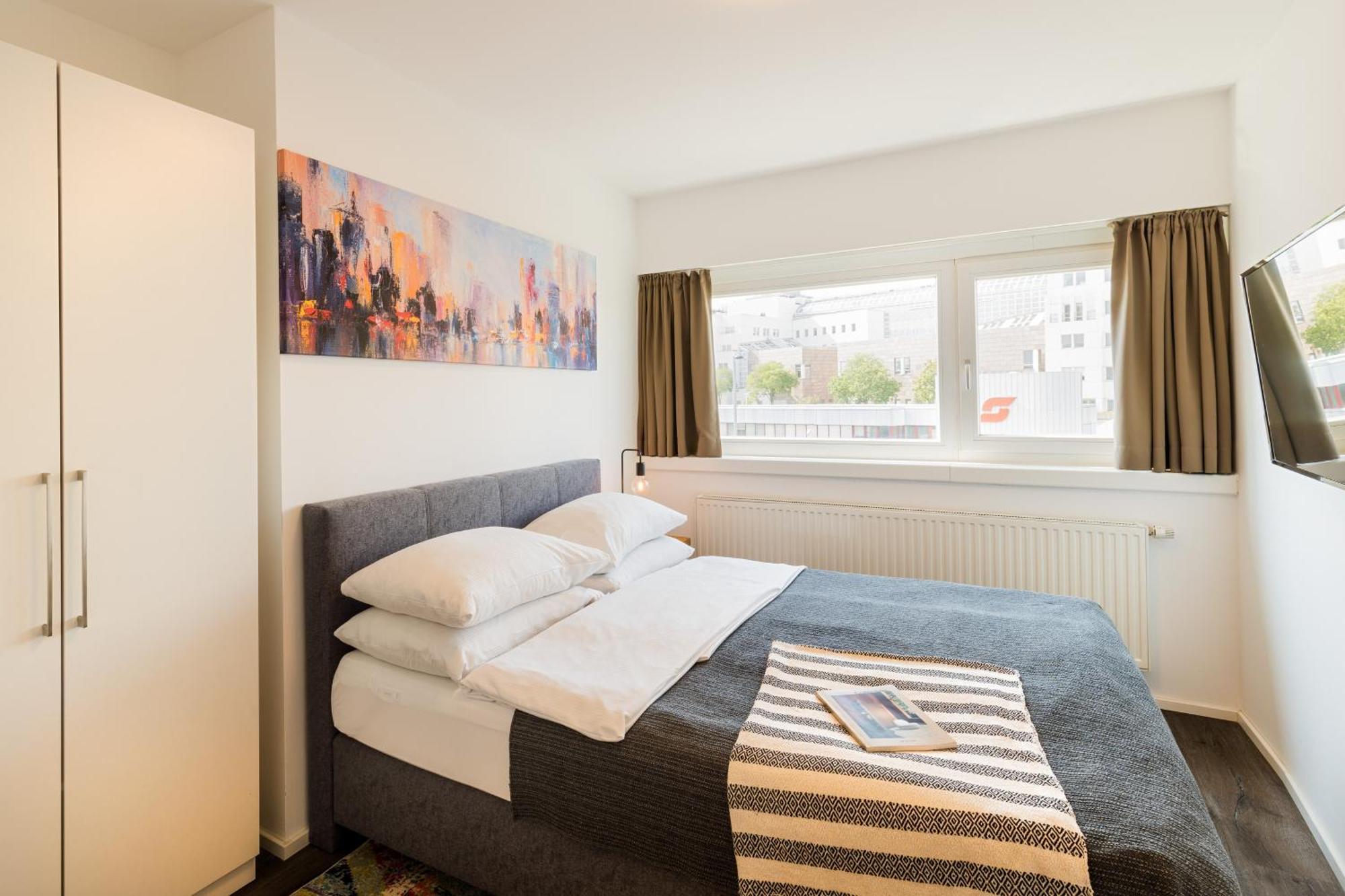 Urban Island I Riverside Apartment Vienna