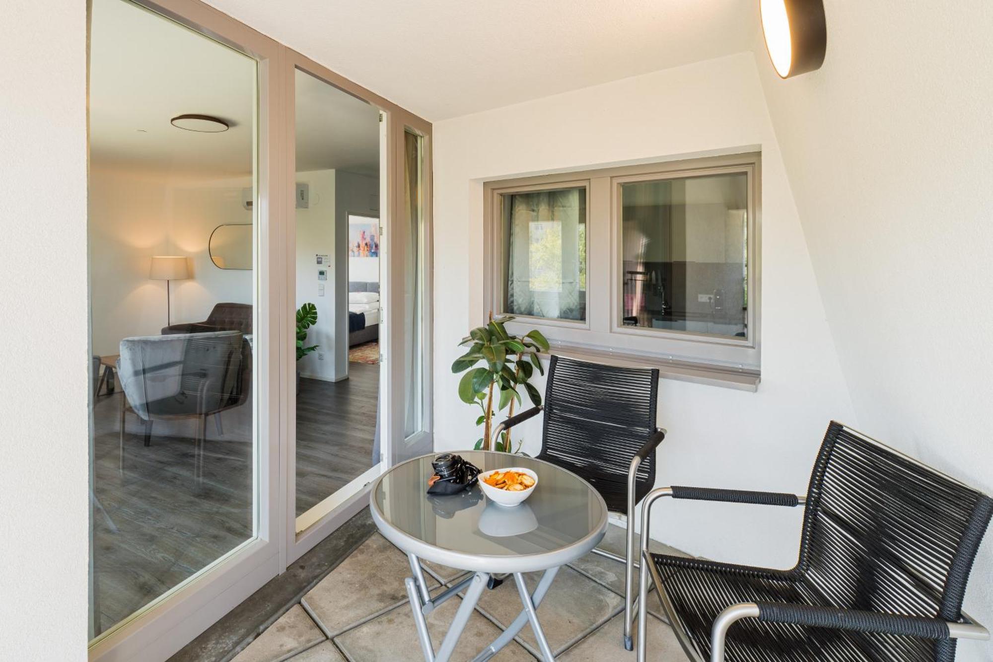 Urban Island I Riverside Apartment Vienna