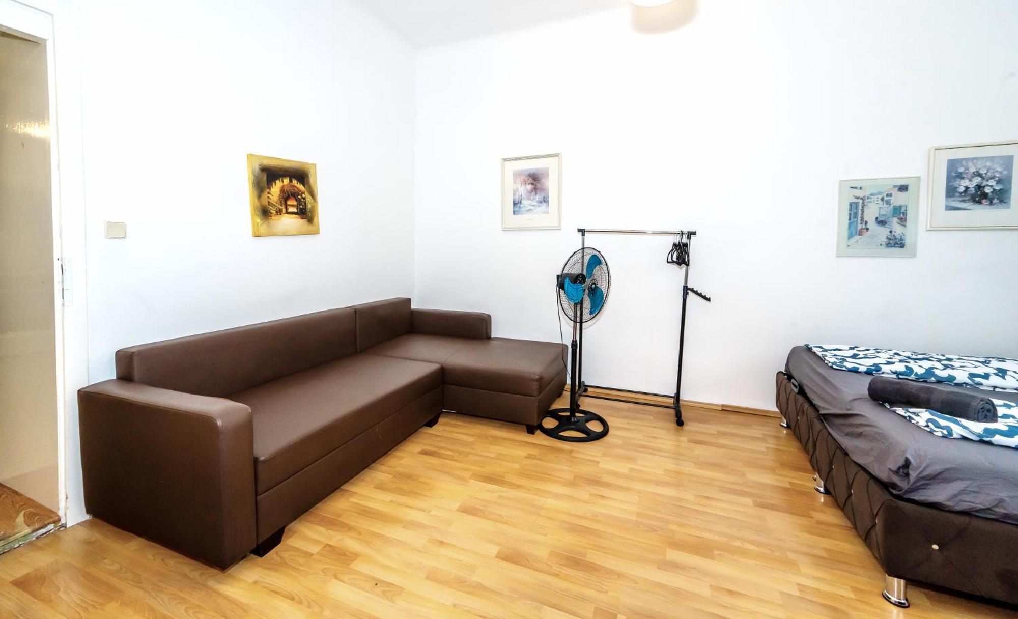 Family - 7 Minutes To Schoenbrunn Palace Aparthotel *