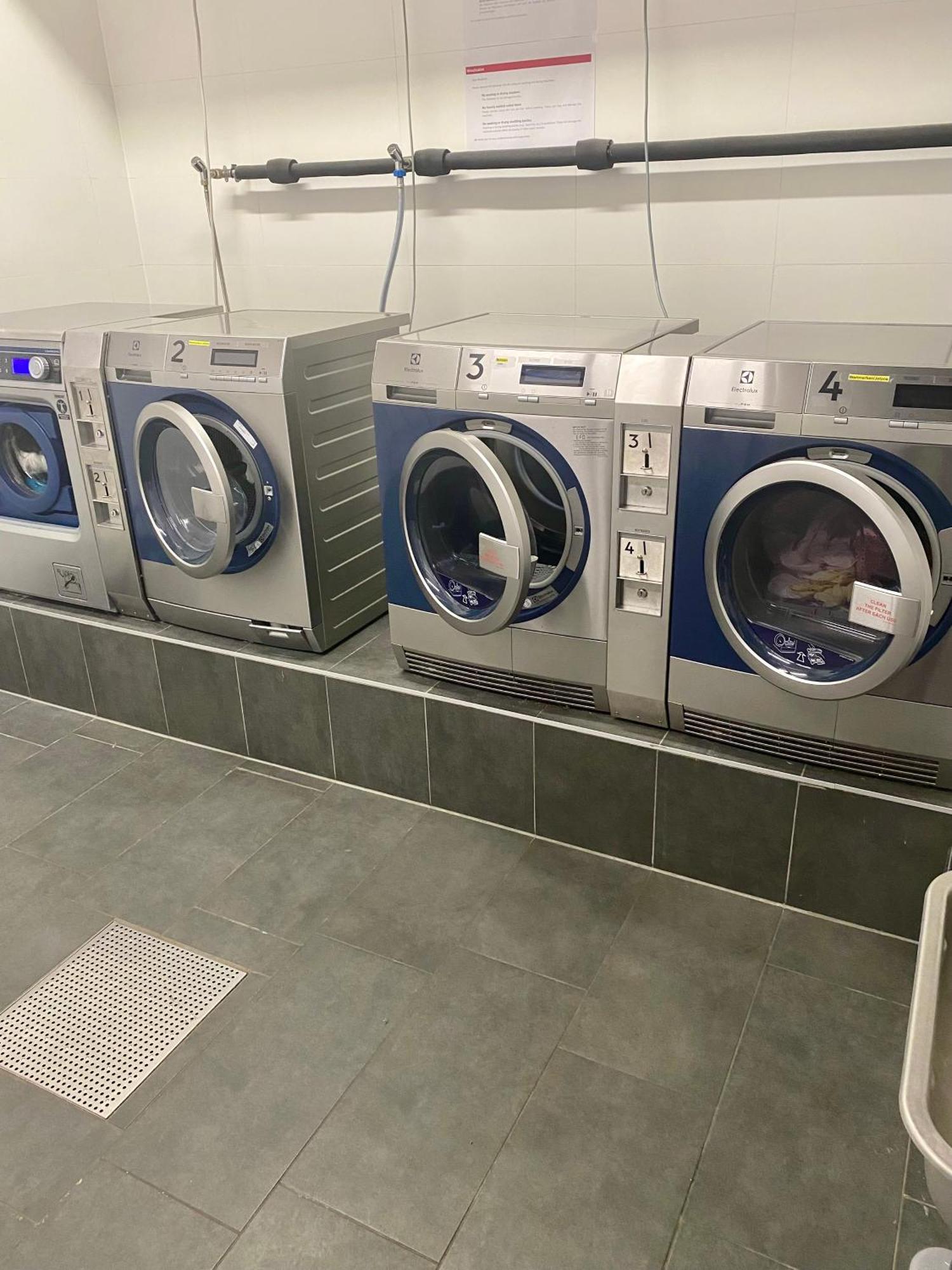 Gruen & Urban - Direkt An Der Therme - 15 Minuten Ins Zentrum Apartamento Viena