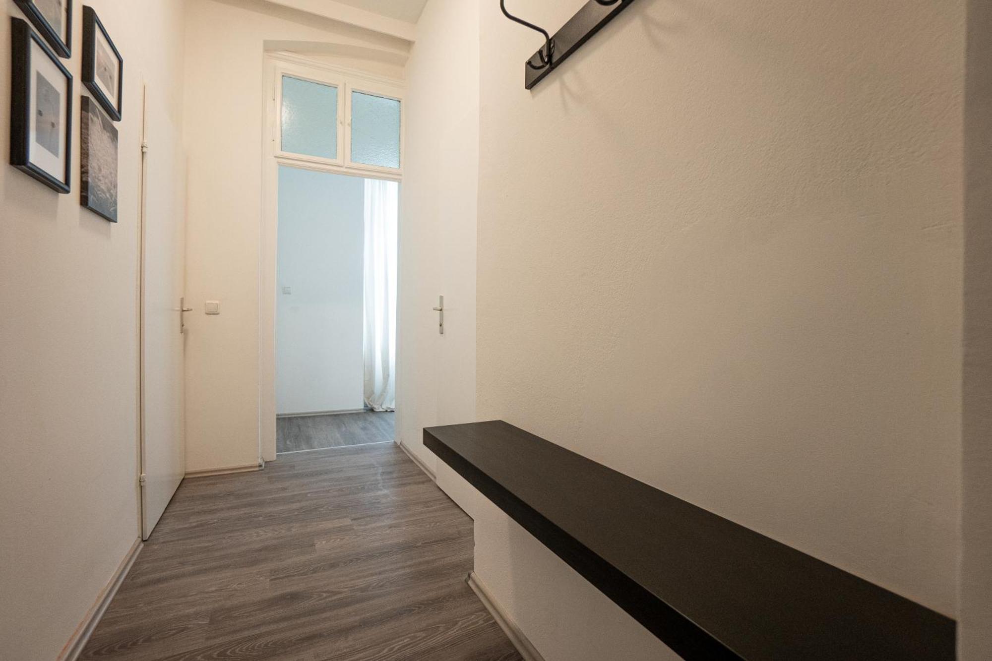 Cozy 1-br With A King Bed In A Calm Area *