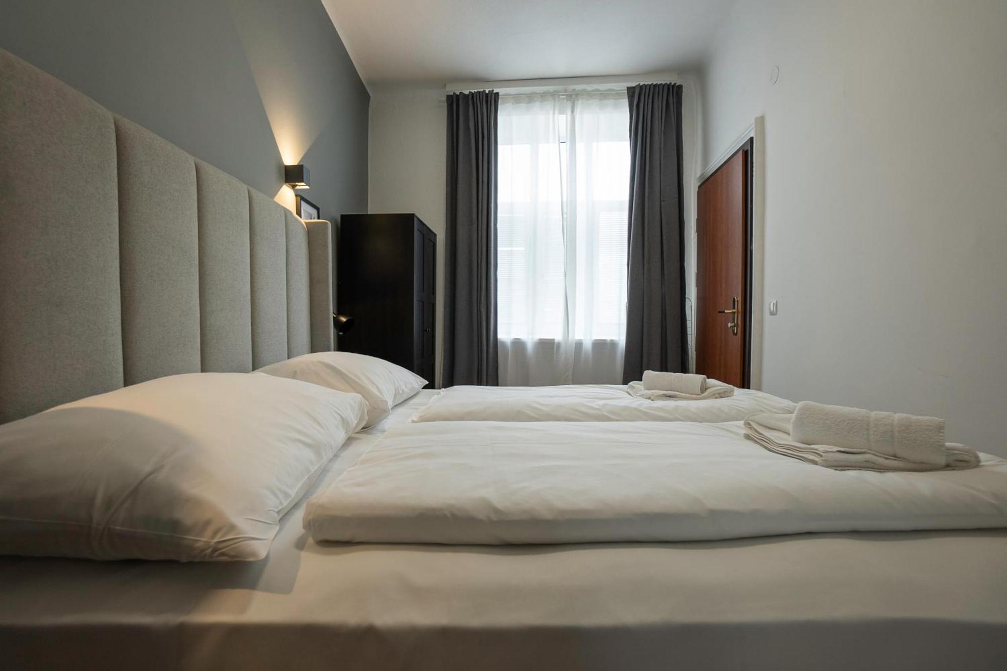 Homely 40m Apt, King-size Bed, Next To Downtown Apartamento