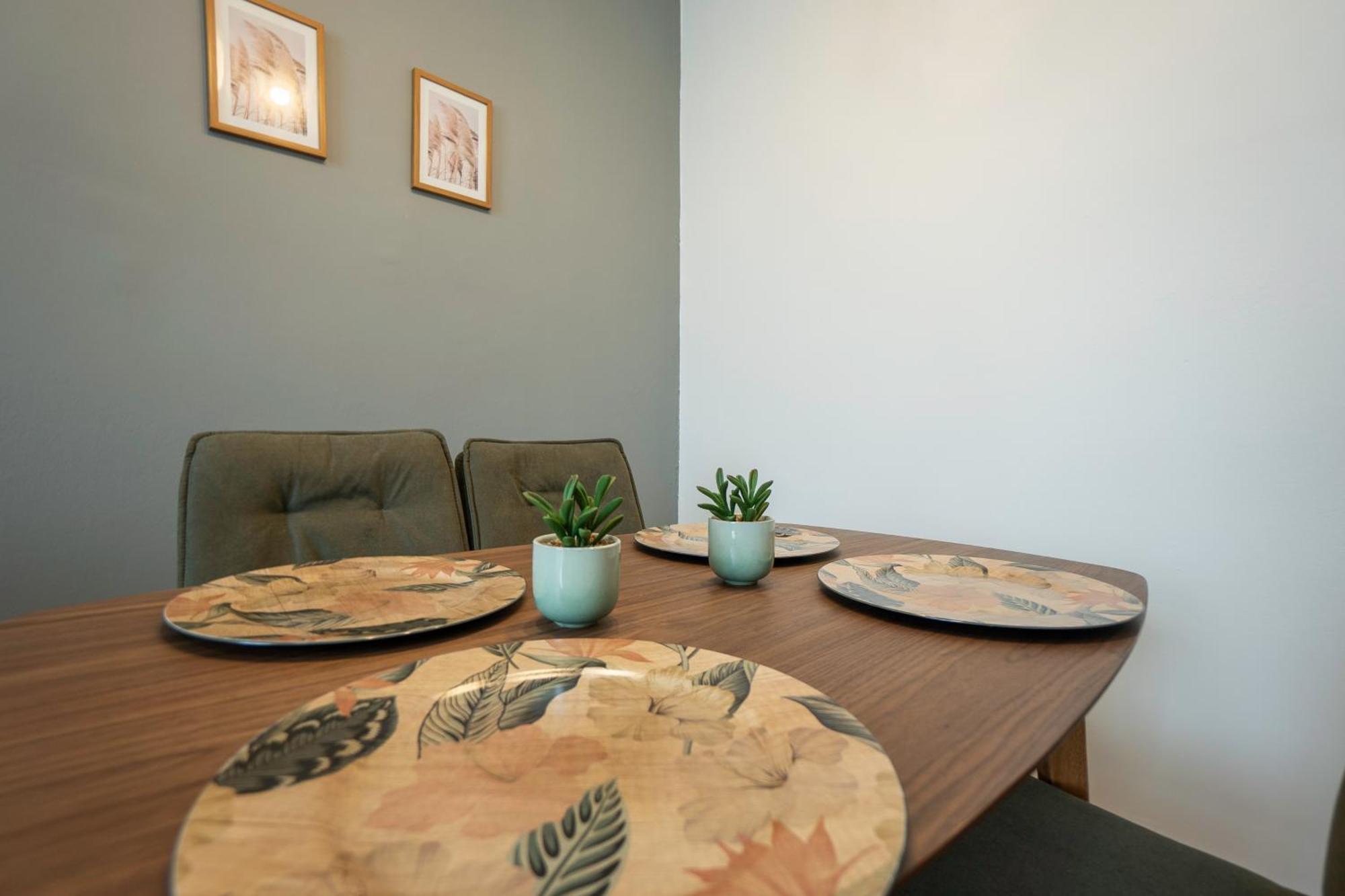 Homely 40m Apt, King-size Bed, Next To Downtown Apartamento