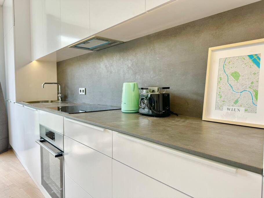 85 M2 Modern With Free Parking Apartment *