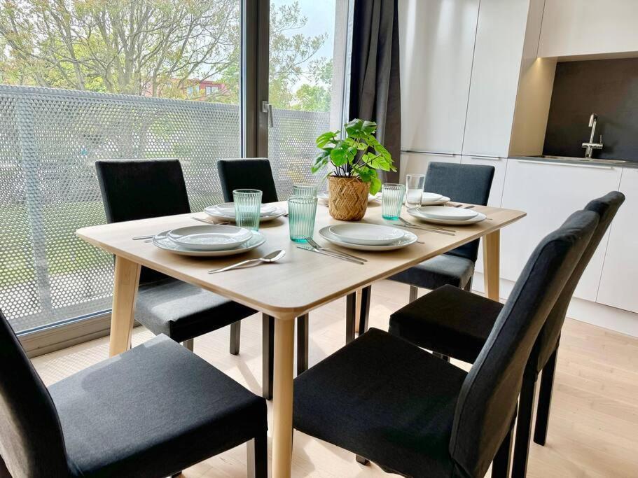 85 M2 Modern With Free Parking *