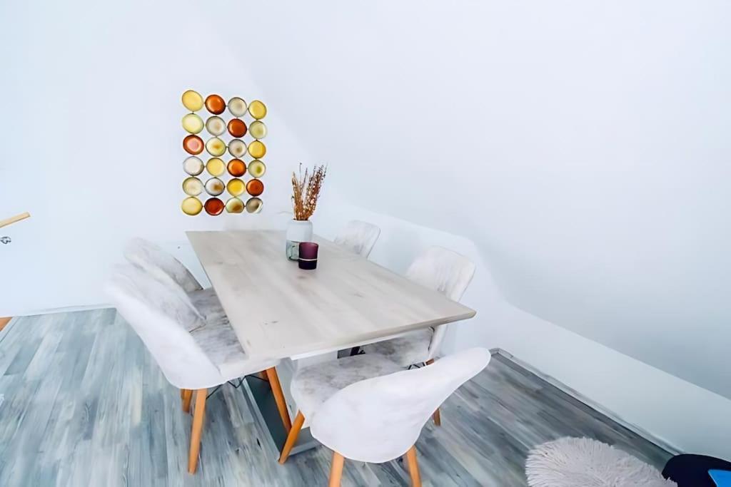 Central 4br Apt With Terrace, 10min Walk To Augarten Viena