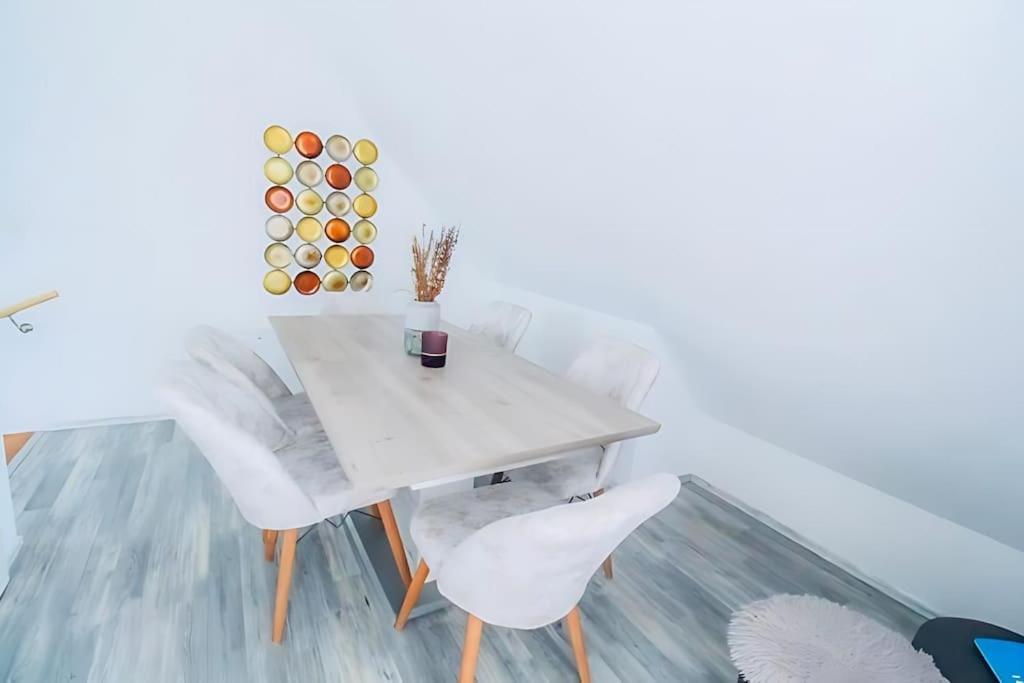 Central 4br Apt With Terrace, 10min Walk To Augarten Apartamento Viena