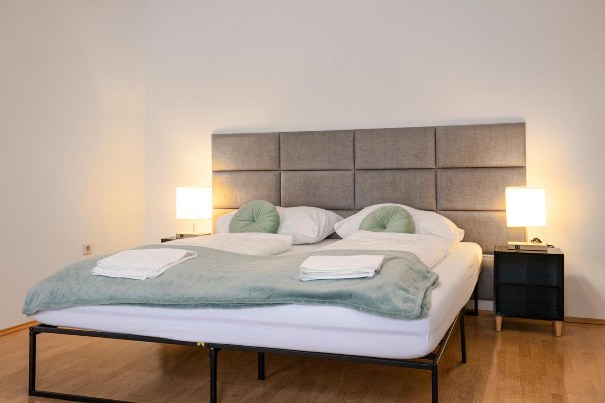 2br Shared Only 7min To Wiener Stadthalle Apartment