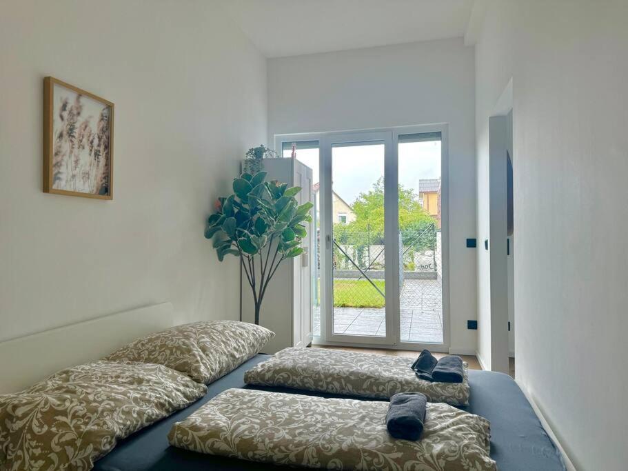 Apartment Stylish Modern With Garden *