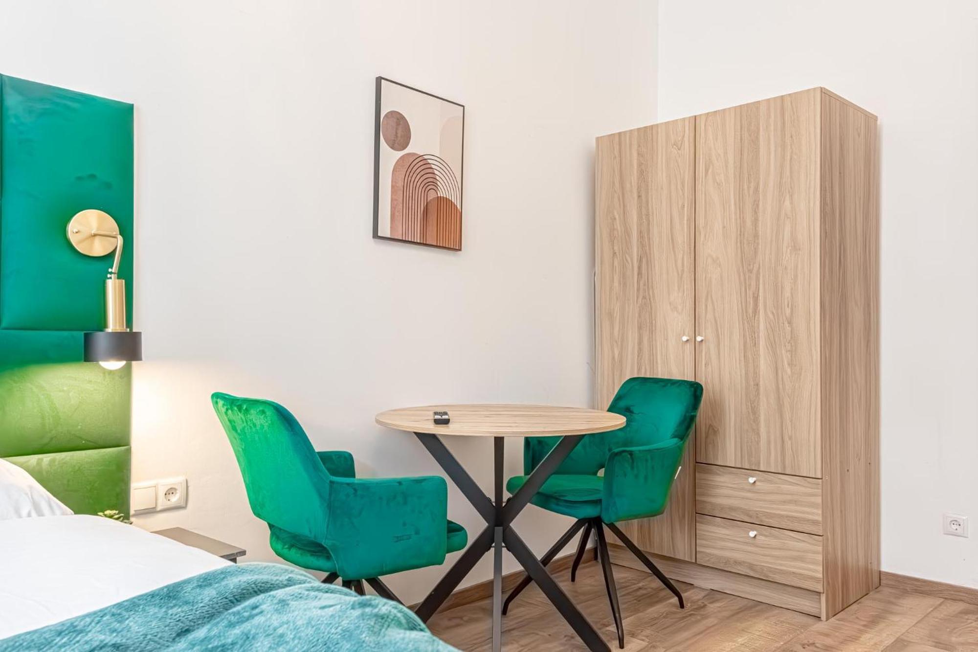 Comfortable 1br In Beautiful Location *