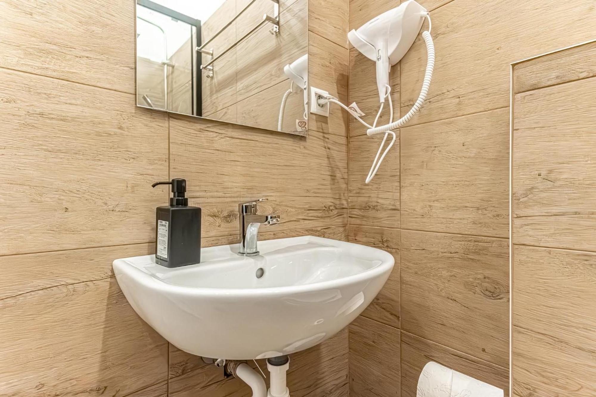 Comfortable 1br In Beautiful Location * Vienna