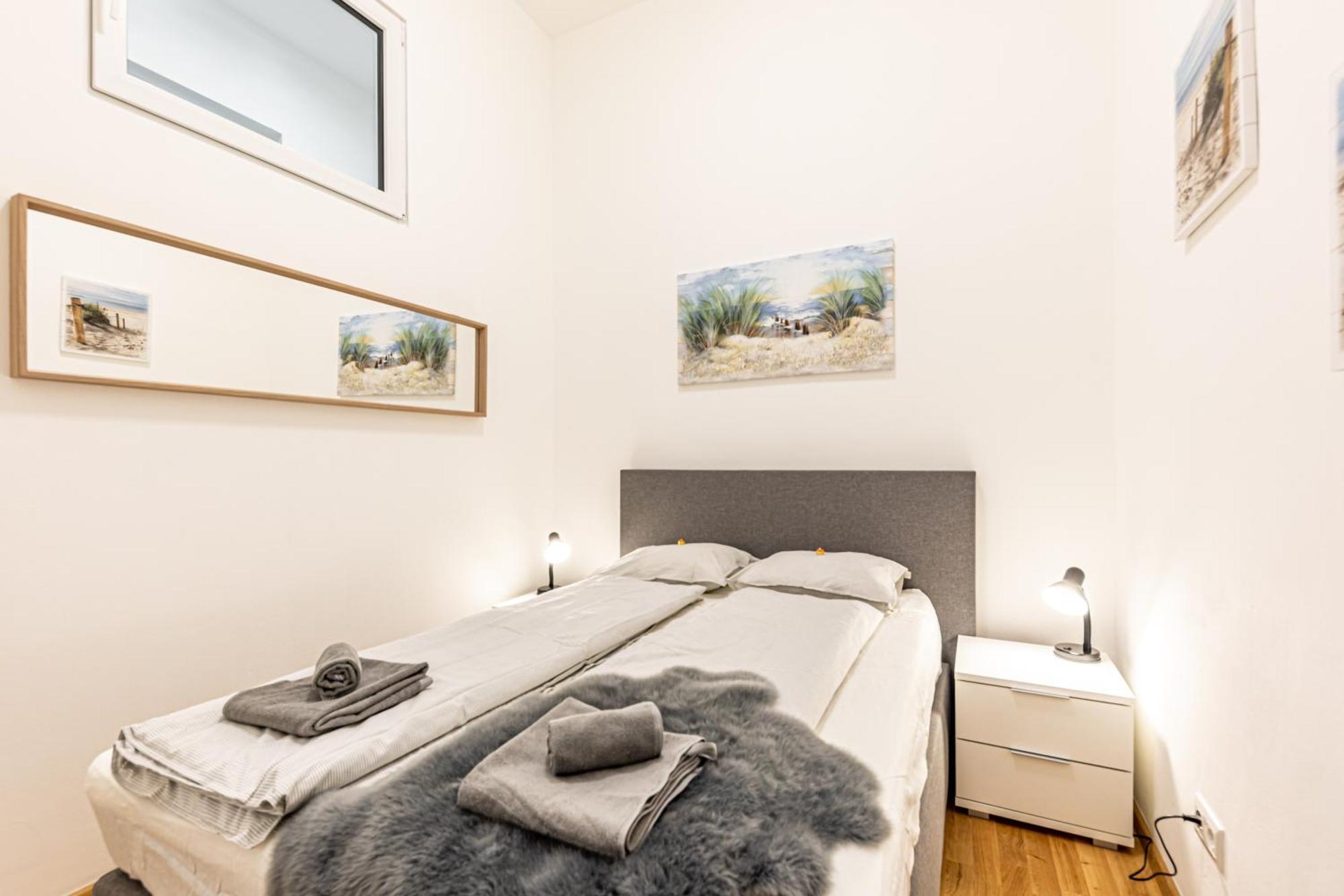 Apartment Modern By Jr
