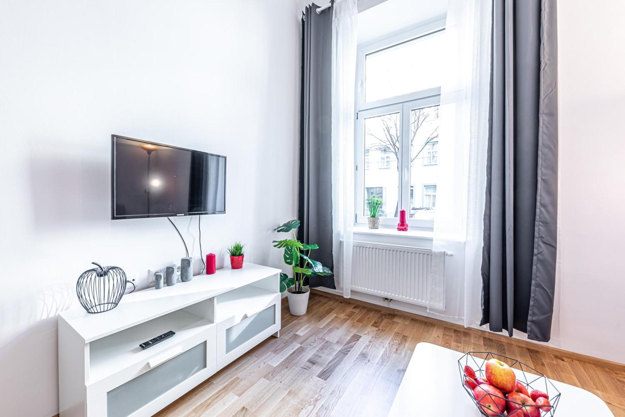 Modern By Jr Vienna
