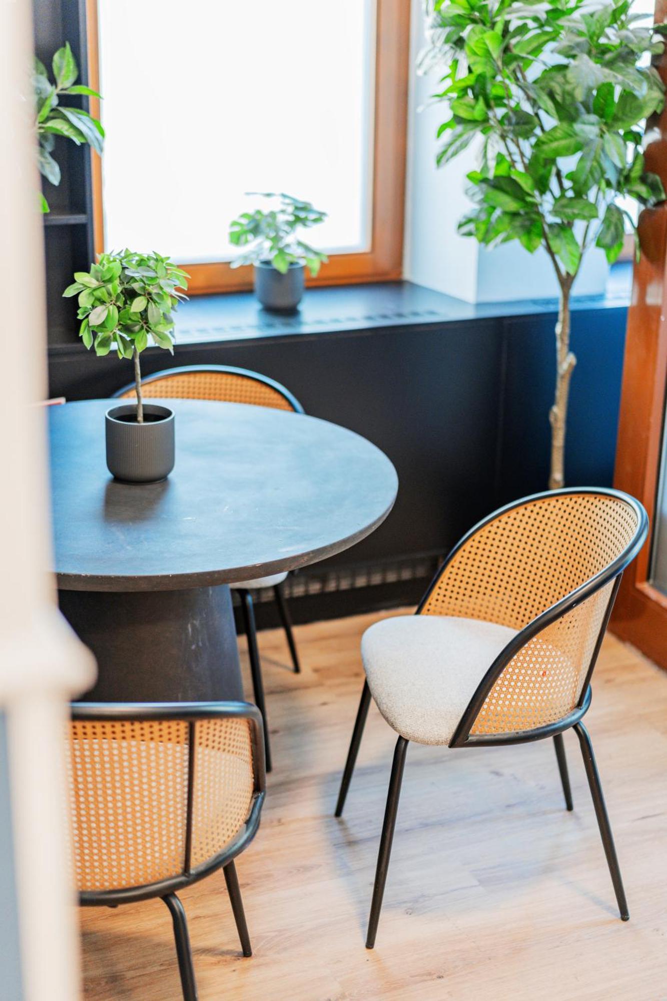 Hostel Rive By Home1 *