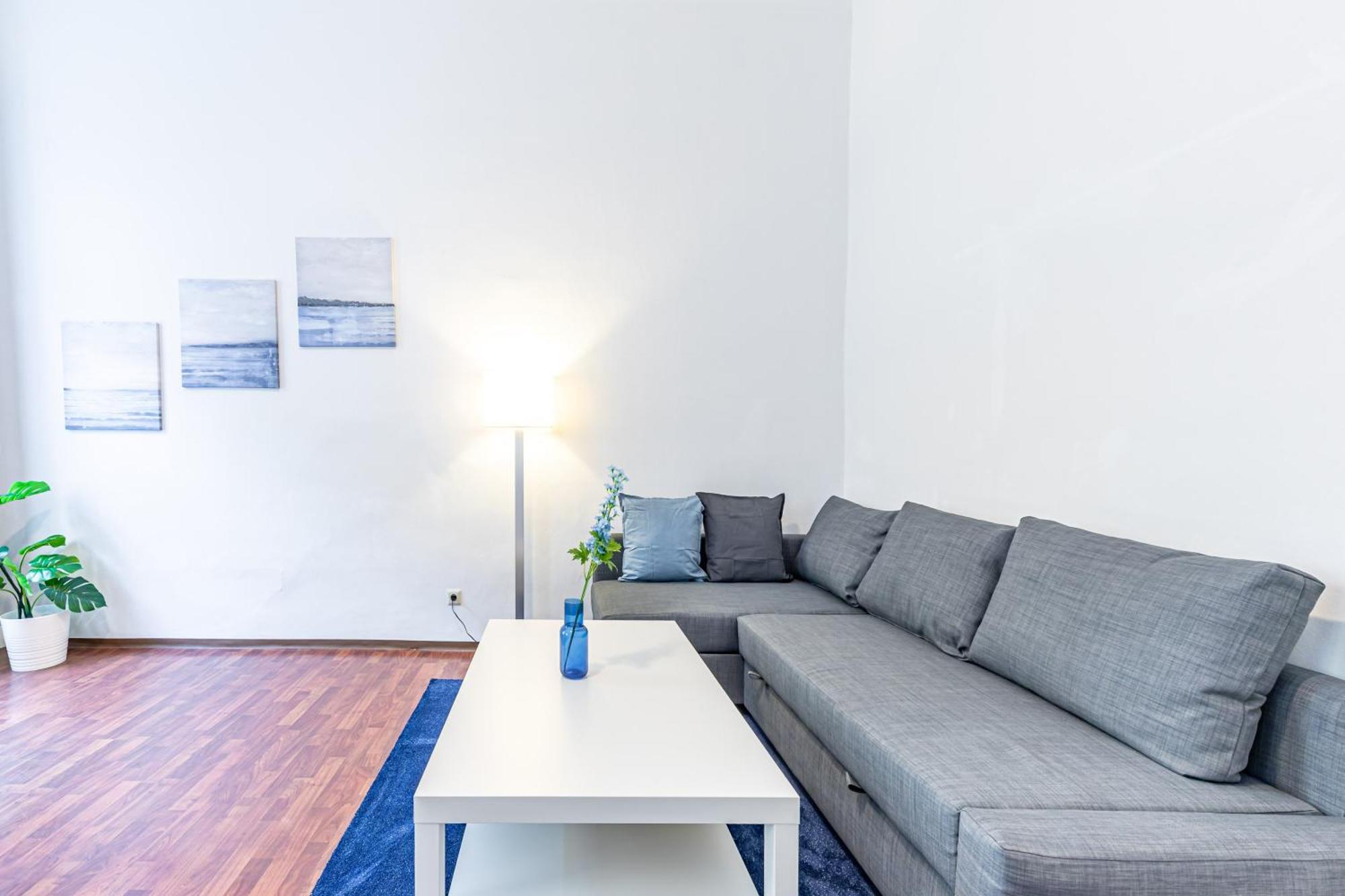 Apartment Modern By Jr