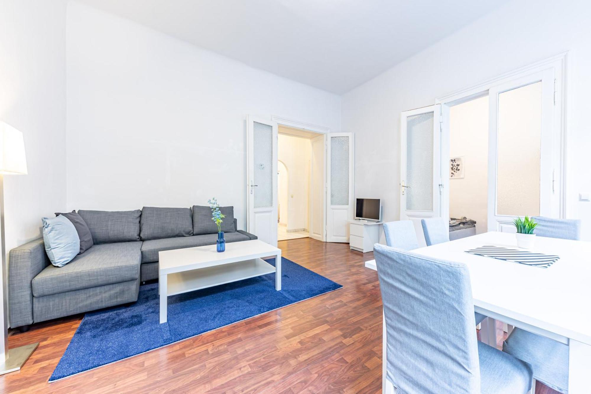 Modern By Jr Apartment *