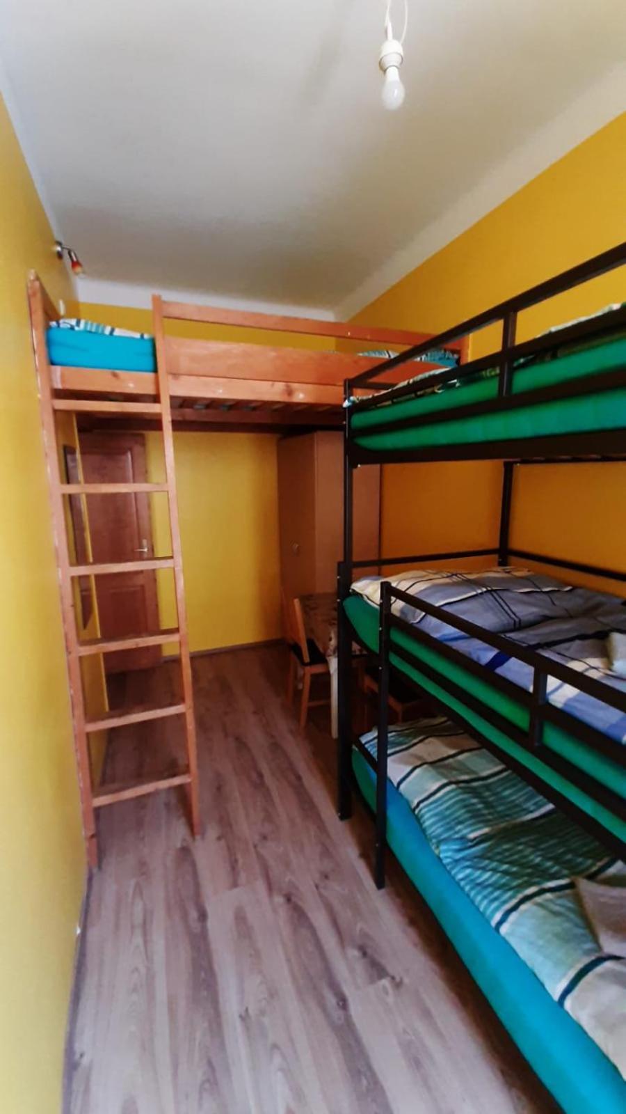 Relaxrooms Hernals Homestay *