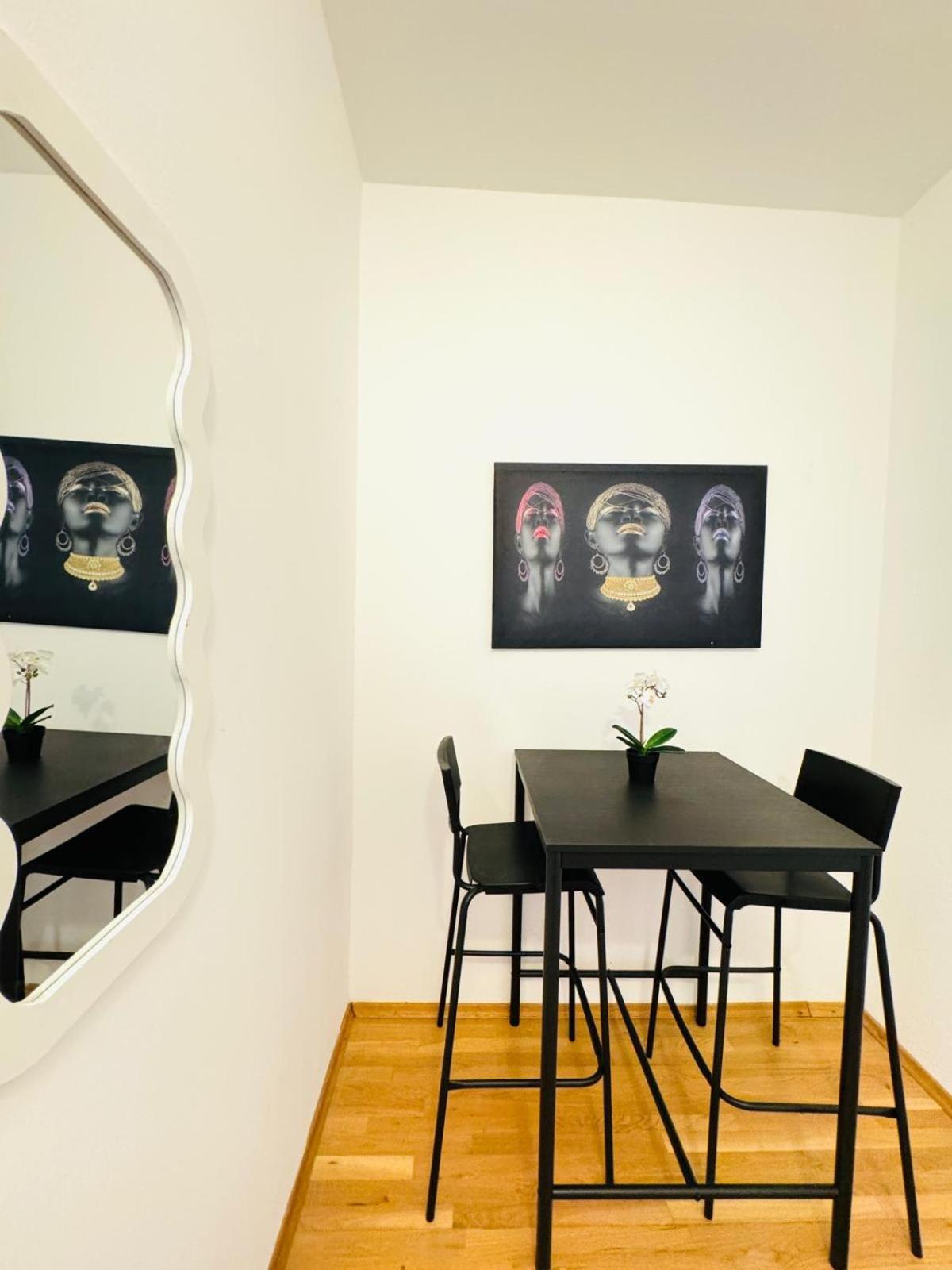 In A Shared Apt 6-min Drive To Schoenbrunn Apartment *